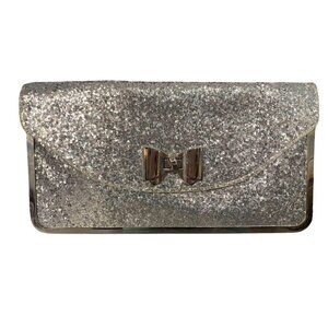🌸3/$15🌸Silver Rectangle Wallet Purse with Bow Clasp and Silver Chain